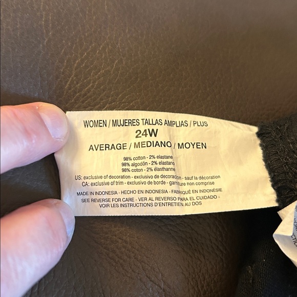 Gloria Vanderbilt Amanda Black Women’s Jeans
24W - Picture 5 of 5